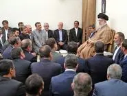 رهبری: باید به استانداران اختیار داده شود
