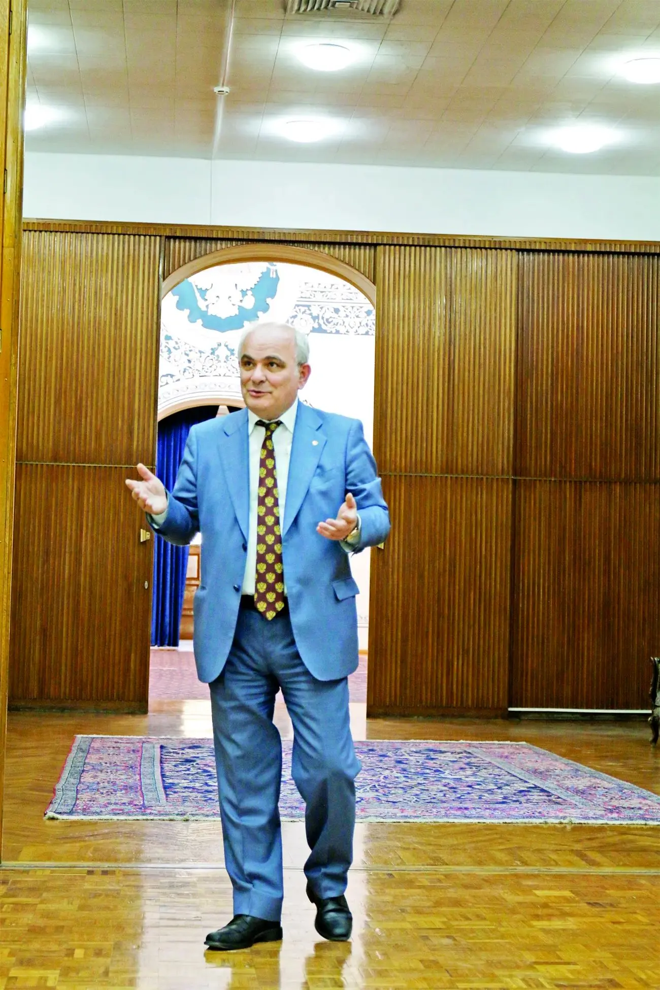 خداحـــــافظی سفیر پرحاشیه