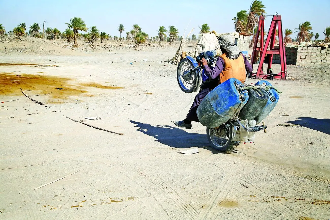 کلاف سردرگــم بنزین