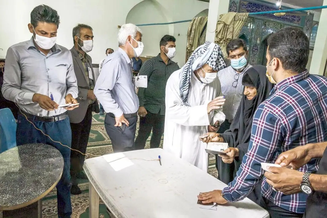 در انتظار آینده