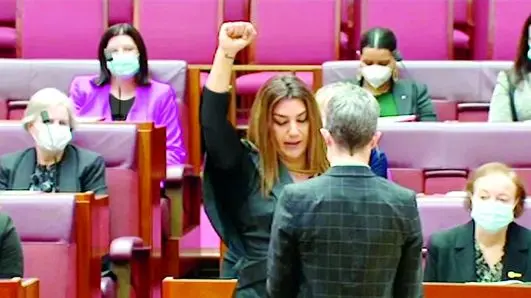 سوگند به لبخند تو