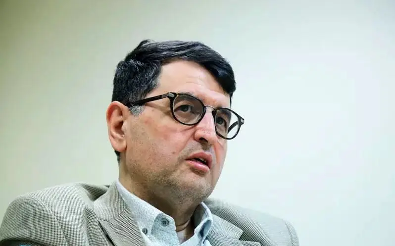 مجید تفرشی: کم سوادها نظرشخصی خود را به نام سیاستهای نظام قالب میکنند