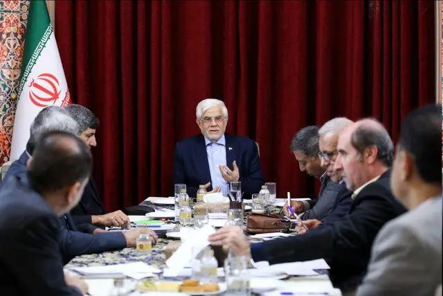 عارف: تمرکز معلم نباید صرف معیشت شود
