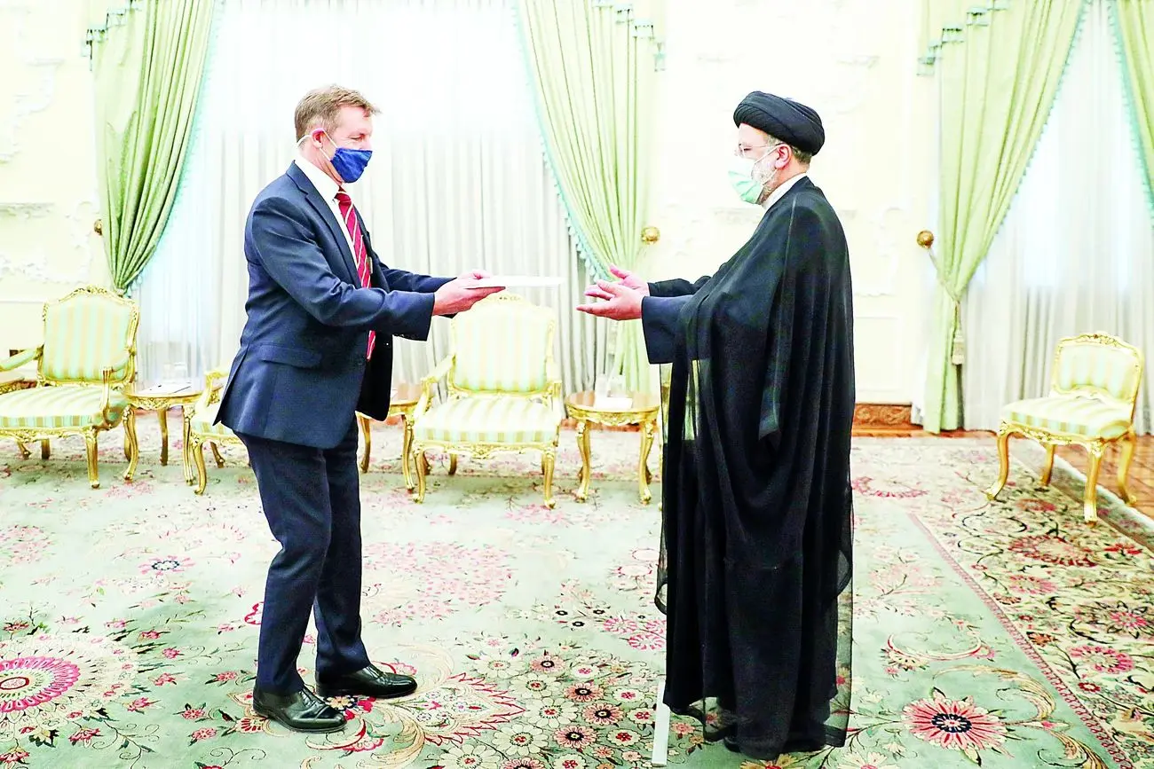 مواضع رئیسی در دیدار با سفیر انگلیس در تهران