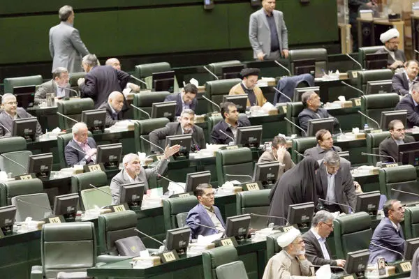 اصراربر صیانتی دیگر/ «قانون حمایت و رسیدگی به تخلفات حوزه صوت و تصویر فراگیر در فضای مجازی»  همچنان در دستور کار نمایندگان مجلس است