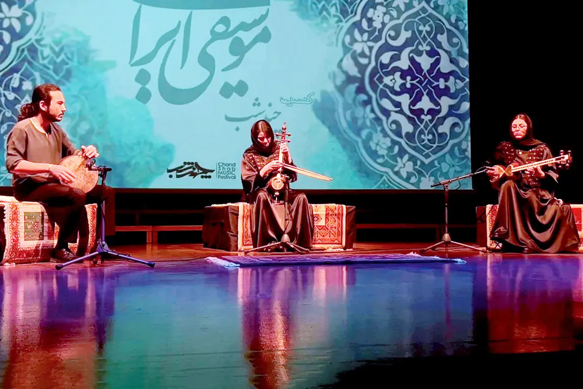فالش مدعیان و کوک بیصدایان/گزارشی درباره بازار شلوغ کنسرتهایی که این روزها در پایتخت در حال برگزاری است و گروههای موسیقی حرفهای که در میان این هیاهو گم میشوند