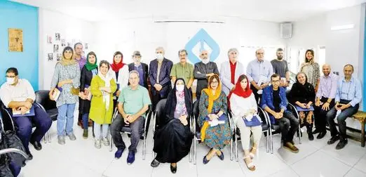 سلامتی سهکس، روزنامهنگار و سرباز و بیکس