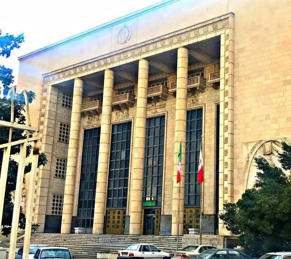 ویژگیهای بهترین وکیل پایه یک دادگستری تهران