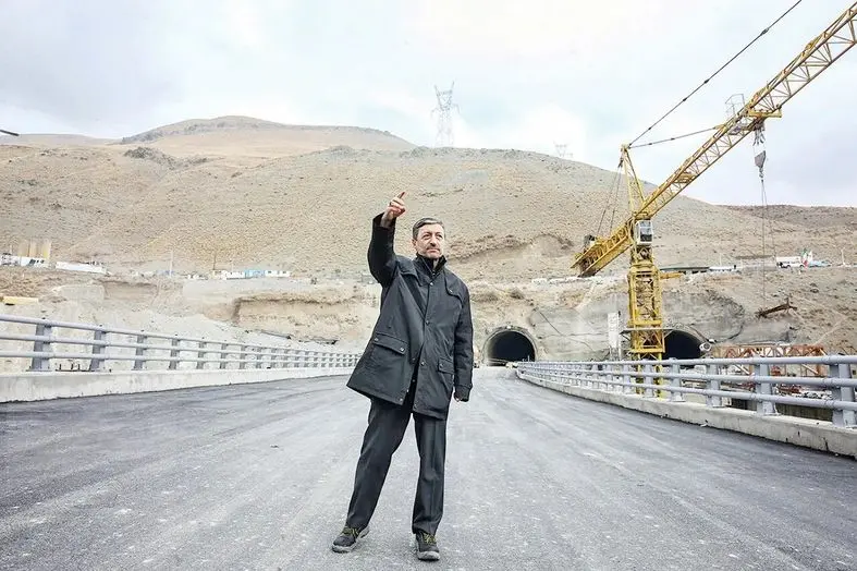 آزادراه بیپایان