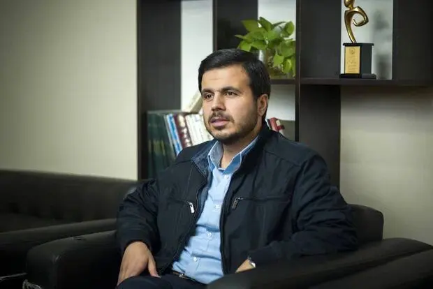 پیشنهاد سخنگوی مجمع تشخیص مصلحت نظام به نماینده جنجالی مجلس: قبل از نطق هیجانی، قانون اساسی را بخوان