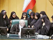 فشار مضاعف بر زنان خانه‌‏دار و غیرشاغل/تصویب کاهش سقف پیگرد کیفری مهریه از ۱۱۰ به ۱۴ سکه بار دیگر صدای معترضان را بلند کرده است