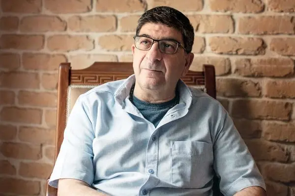 زن‌‏ها در سمت روشن زندگی ایستاده‌‏اند/گفت‌‏وگو با مصطفی مستور درباره روایت‏‌های او از لایه‏‌های پنهان رنج و مقاومت زنان