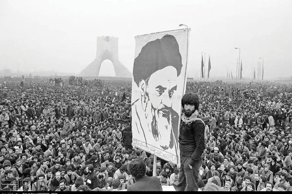 معمای ماندگاری/چگونه جمهوری اسلامی قریب به نیم‌قرن تداوم یافته است؟