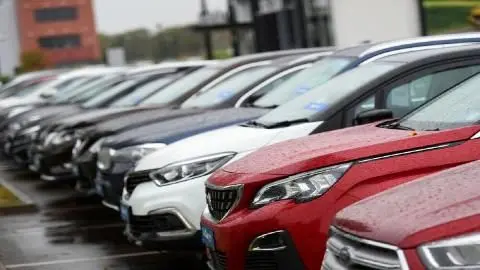 وکالتی کردن حساب های مشتریان بانک ملی ایران برای ثبت نام خودروهای وارداتی سایپا