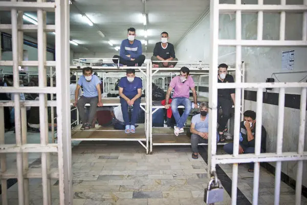 چک‏‌های پاس نشده زندان‏‌های پر زندانی/رئیس هیئت‏‌امنای ‏ستاد دیه کشور در گفت‏‌وگو با «هم‏‌میهن» 
از افزایش زندانیان جرائم مالی به‏‌دلیل فشارهای اقتصادی و معیشتی خبر می‏‌دهد