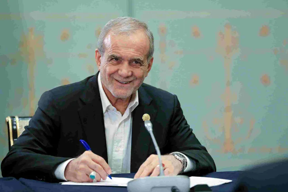 کلنگزنی ساخت ۹۴ هزار واحد مسکن کارگری در ۷ استان با حضور رئیسجمهور