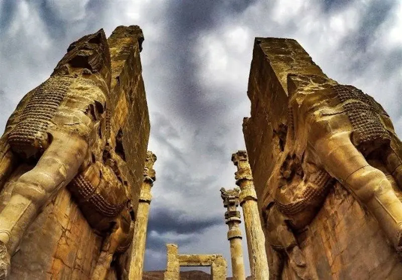 تختجمشید در امان است یا در آستانه خطر؟