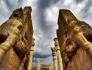 تخت‌جمشید در امان است یا در آستانه خطر؟