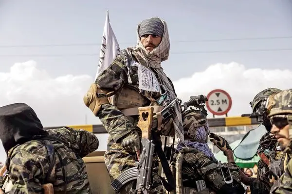 طالبان جنگ/چه کسی از نبرد میان دو همسایه شرقی ایران منفعت می‌‏برد؟