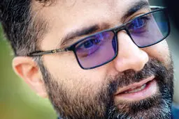 شاخ شمشاد قدان/درباره عکسی از اسماعیل سقاب اصفهانی