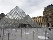 بسته شدن موزه «لوور» به علت سرقت