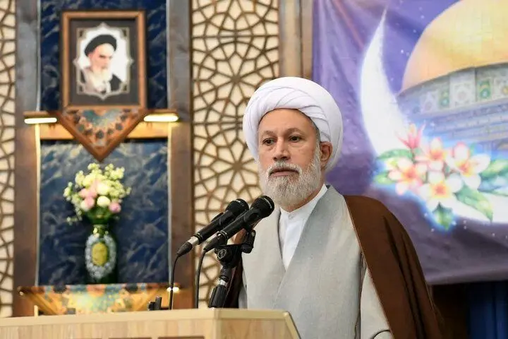 امام جمعه شیراز: ایران در آینده‌ای نزدیک به قله قدرت و عزت جهانی خواهد رسید 