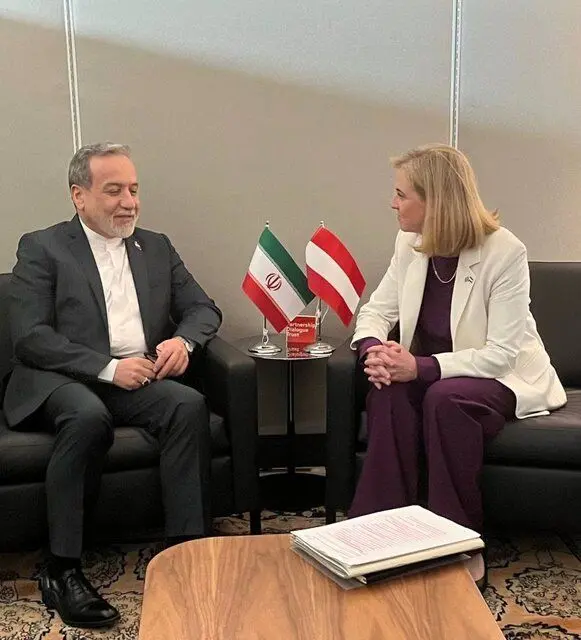 گفتوگوی عراقچی و همتای اتریشی درباره روابط دوجانبه