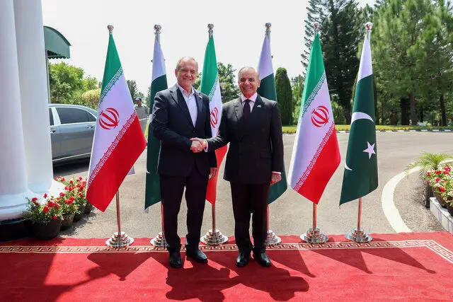 پایان نخستین سفر رئیسجمهور به پاکستان با تأکید بر آغاز فصل جدید روابط