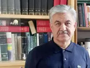مورخ مدافع مصدق