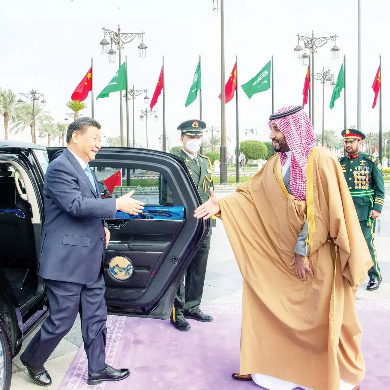چالش نگاه به شرق