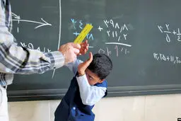 درد ناتمام کیان/پیگیری پرونده تنبیه یک دانش‌‏آموز در مشهد که موجب شکستن لگن او شد