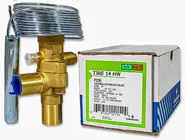 «3 قطعه حیاتی که سیستم سرمایشی بدون آن‌ها زنده نمی‌ماند؛ از اکسپنشن ولو تا روغن کمپرسور»