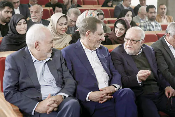 مدیران ارشد  دولت روحانی در رونمایی کتاب خاطرات اسحاق جهانگیری از روند انحراف از ریل توسعه گفتند/ ژنرال‌های خانه‌نشین