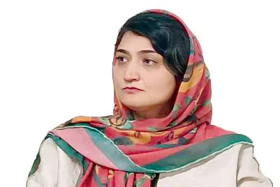 فاطمه علمدار  از زخم‏‌های پنهان جنگ ۱۲ روزه می‏‌گوید:تشدید احساس هیچ‌‏کس بودن