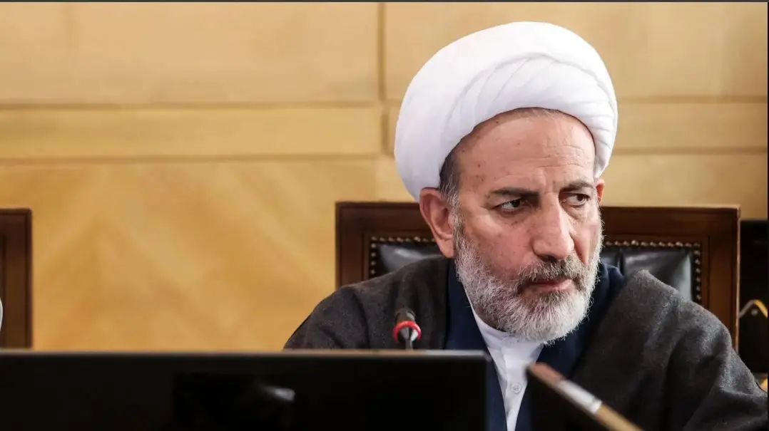 ادامه حمله‌ها به محمدرضا باهنر در مجلس: به خون شهدا خیانت کردی 