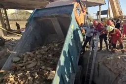 سقوط کامیون در بزرگراه لشکری
