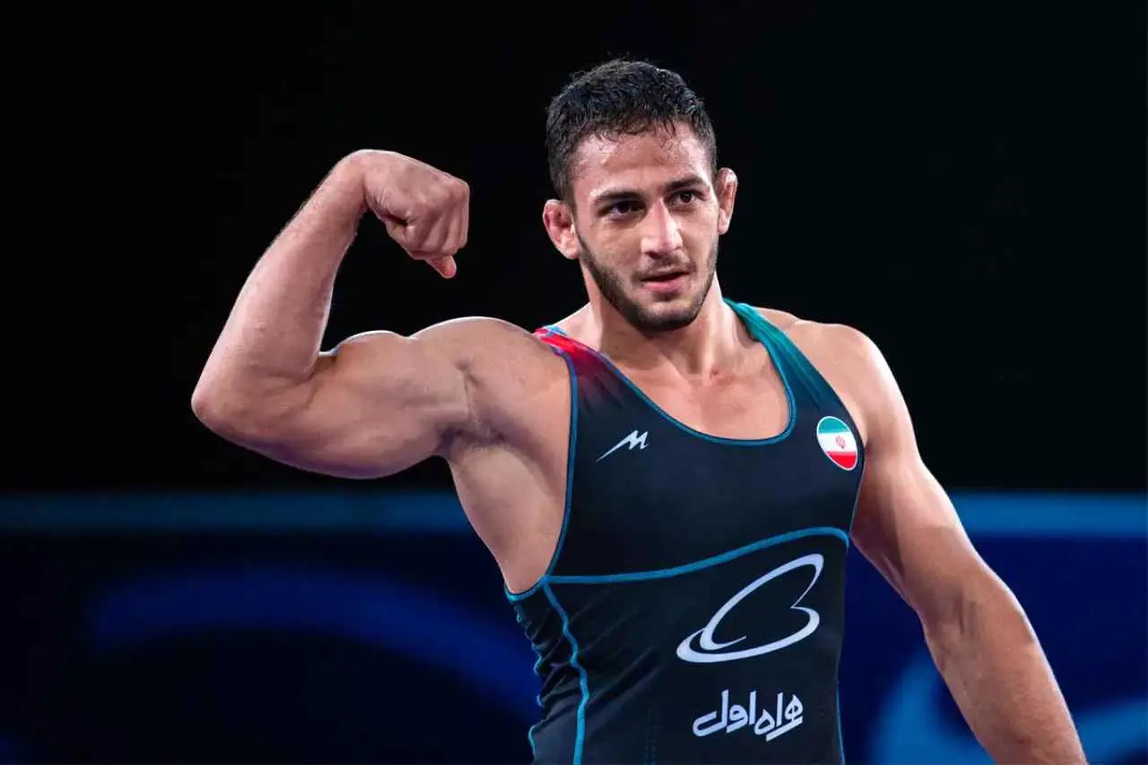 نقره با طعم تلاش؛ آذرپیرا مقابل قهرمان جهان 2-4 شکست خورد