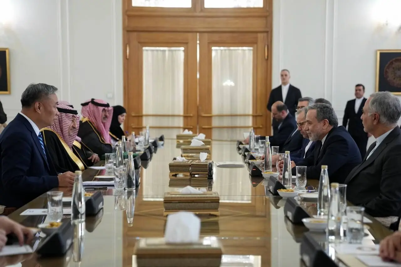 عراقچی: تهران مصمم به تقویت روابط با همسایگان