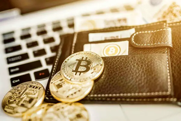 چهل کلاغ رمزارزی/گفت‏‌وگو با دو فعال صنفی رمزارز درباره  امنیت کیف‌‏پول ایرانی‌‏ها و توقیف دارایی‏‌های کاربران به‏‌بهانه طرح برخی ادعاهای نادرست