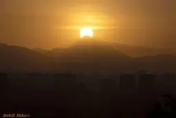 لحظه شگفت‌انگیز طلوع خورشید از پشت قله دماوند + عکس 