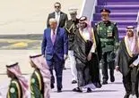 اول تجارت بعد سیاست/بررسی سفر ترامپ به خاورمیانه که دیروز از عربستان آغاز شد