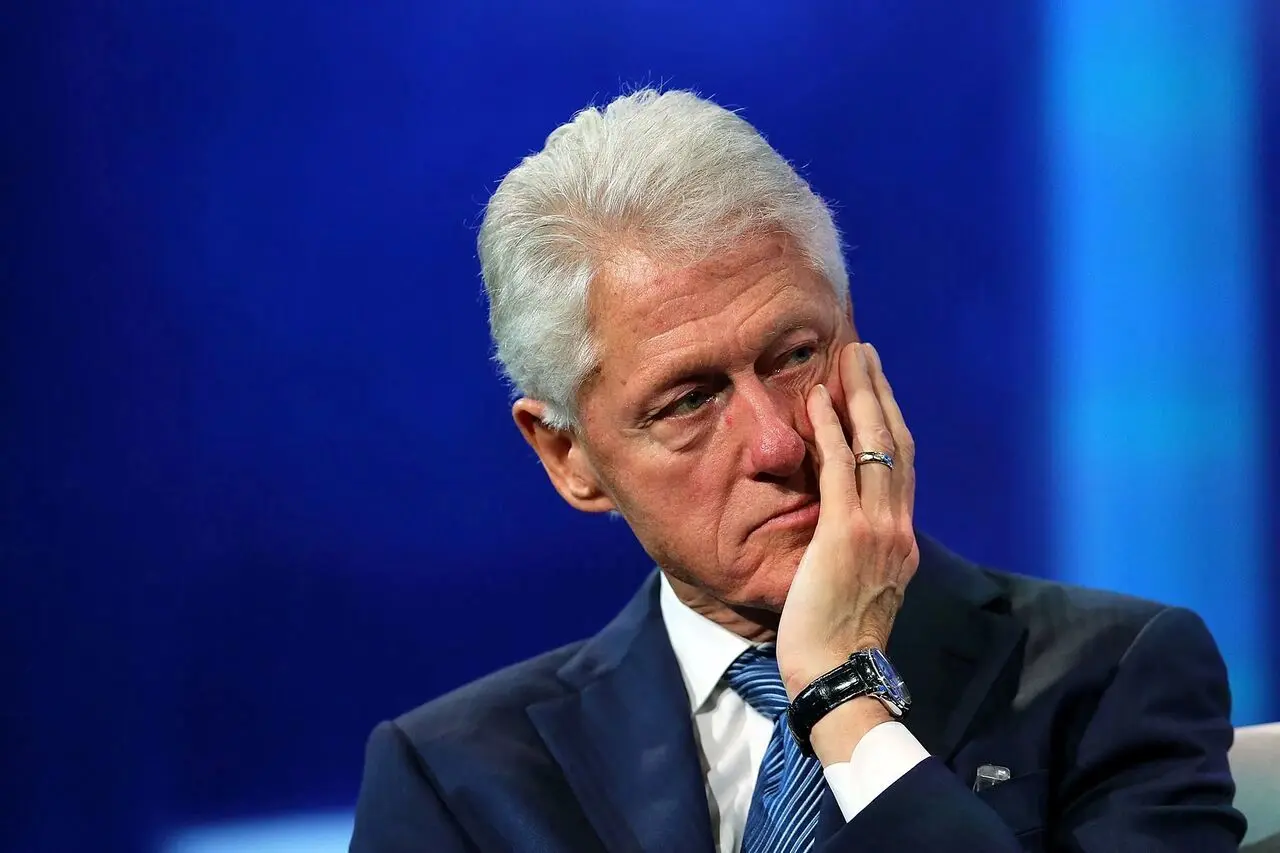 تکذیب شدید تیم کلینتون: سفرها در چارچوب بنیاد خیریه بود
