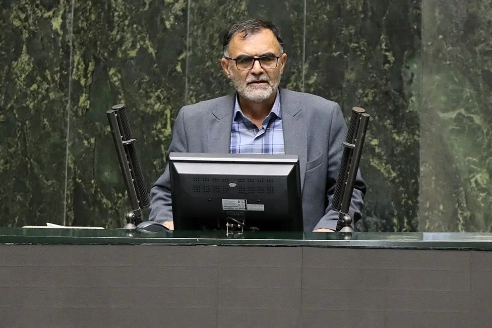 نماینده مجلس: بانک ها به یک غده سرطانی برای اقتصاد تبدیل شدهاند