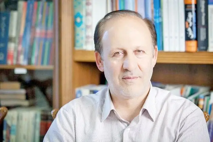 نقد سید جلال ساداتیان بر اظهارات خطیبهای جمعه: سخنگوی سیاست خارجی نیستید