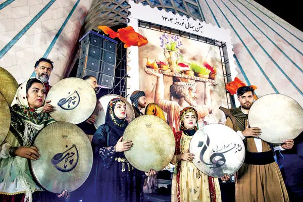 گزارش یک جشن/ قرارداد منتشرشده از سمت وزارت ارشاد اسلامی نشان می‌دهد که دبیر اجرایی و پیمانکار یک جشن گران‌قیمت یک نفر بوده است