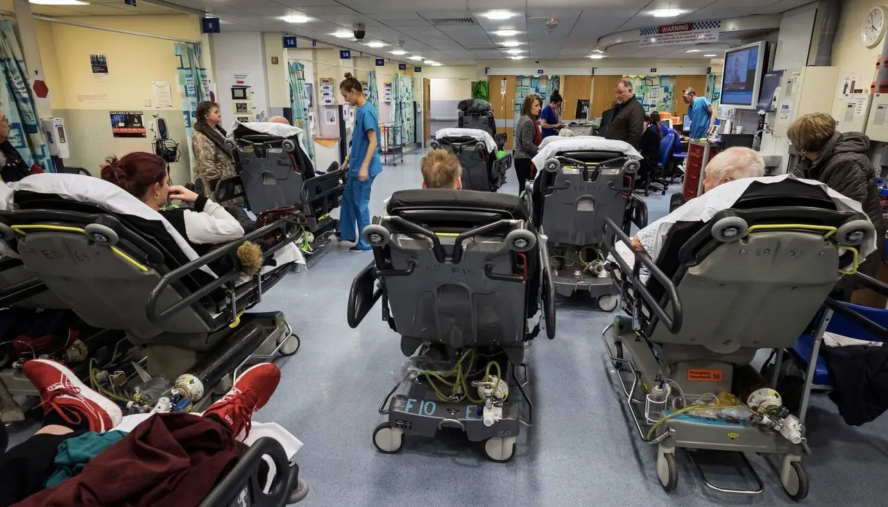 موج «ابرآنفلوآنزا» بیمارستان‌های انگلیس را تحت فشار قرار داد
