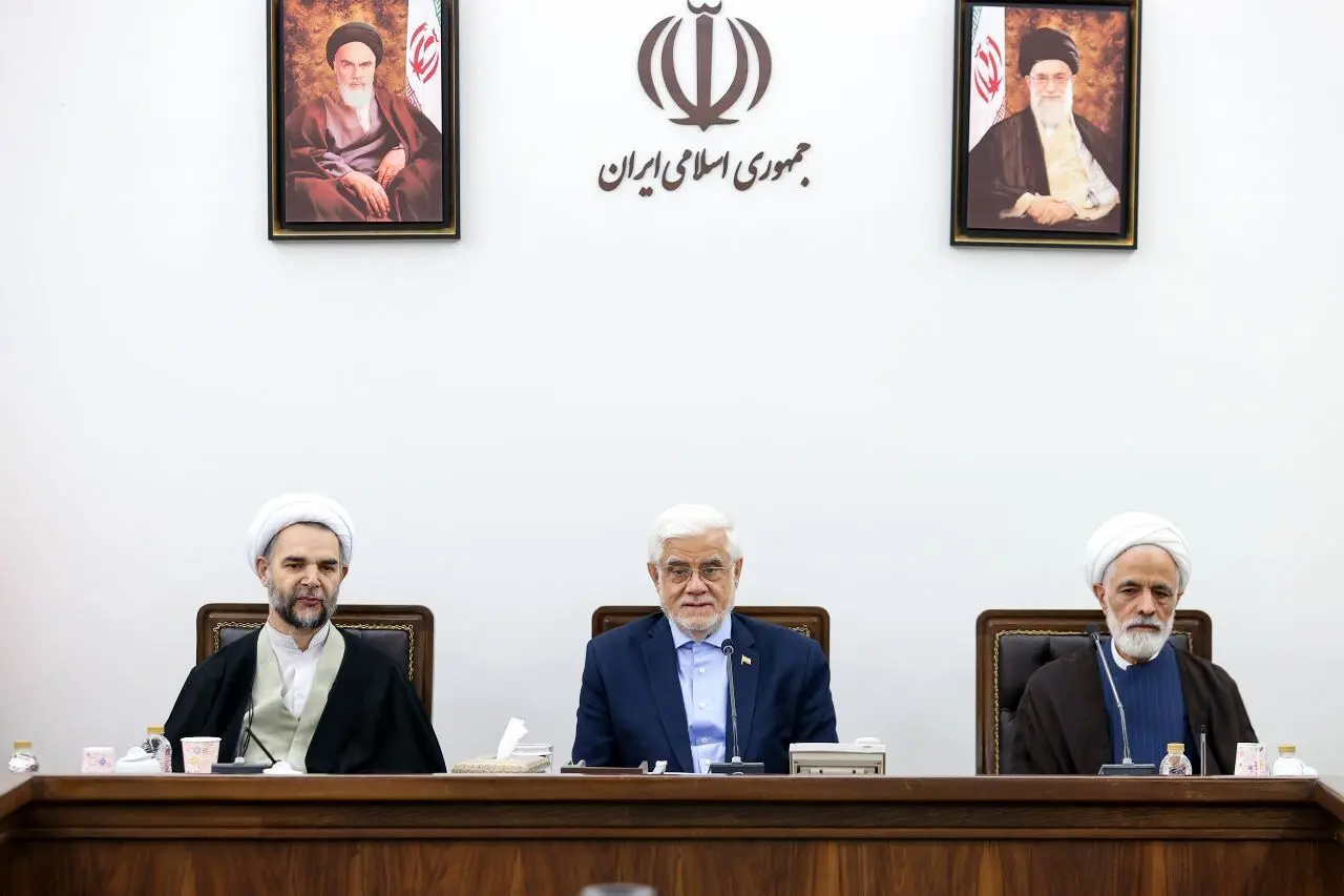عارف: هدف دولت مچگیری نیست، اصلاح رویههاست