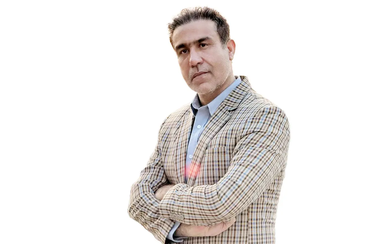 حسن نجفی عضو حزب همبستگی در استان ایلام: تفویض اختیارات رئیسجمهور به استانداران گشایشهایی برای ایلام داشت