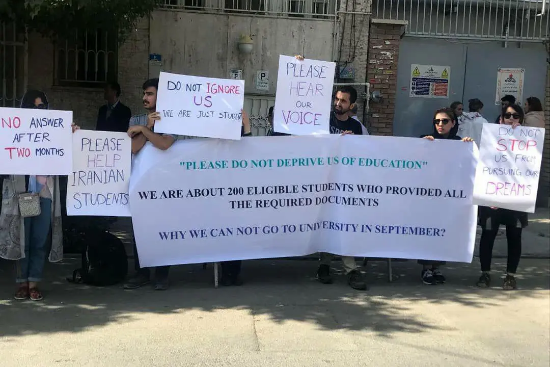 تعلیق تحصیل پس از جنگ 12 روزه/گزارش میدانی «هم‏‌میهن» از سفارت ایتالیا و آلمان در تهران 
که این روزها دانشجویان ایرانی در انتظار صدور ویزا مقابل‏شان تجمع می‏‌کنند