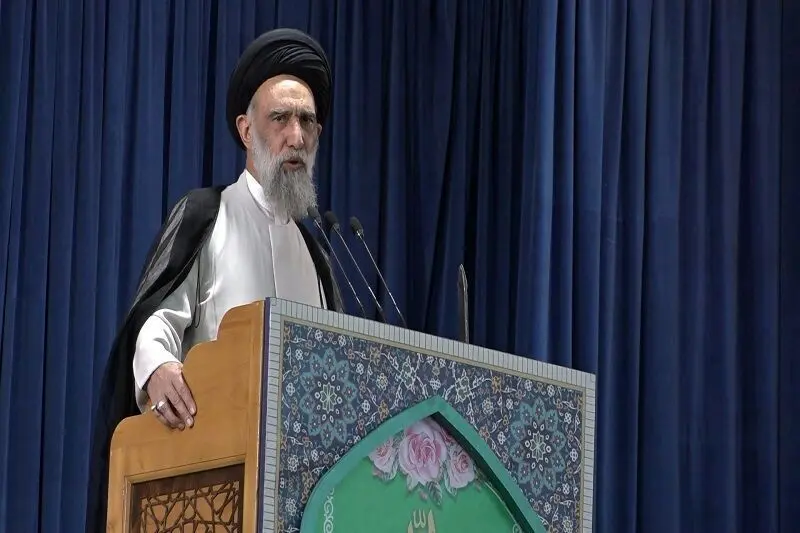 امام جمعه اصفهان: رفع تحریمها در اختیار دولت آمریکا نیست، مذاکره معنایی ندارد